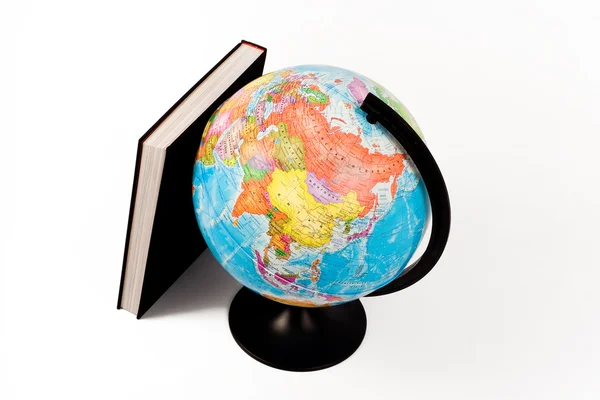 Globe and book — Stock Photo, Image