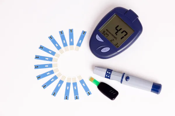 Test Livello Zucchero Nel Sangue Sul Misuratore Glucosio Con Elementi Immagine Stock