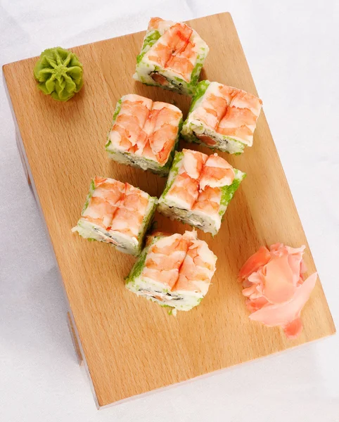 Sushi Futomaki Met Garnalen Bovenaanzicht — Stockfoto