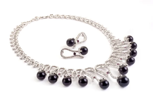 Halskette mit schwarzen Perlen — Stockfoto
