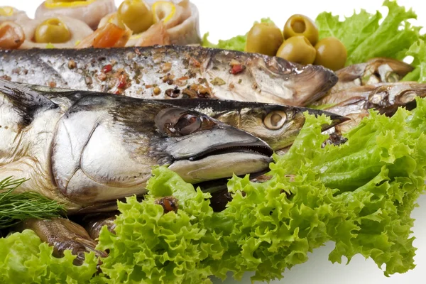 Ryba Sleď Makrela Clupea Zeleniny Izolovaných Bílém Closeup — Stock fotografie