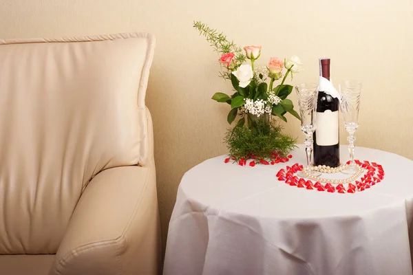 Hotelzimmer Speziell Für Brautpaare Hergerichtet — Stockfoto