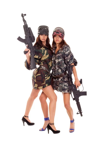 Изображение Двух Вооруженных Пейнтболистов Позирующих Перед Камерой — стоковое фото