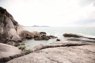 Deniz ve kayalar. Ko samui Adası, Tayland