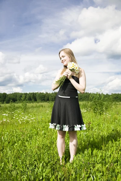 Young Woman Flowers Outdoors — Stock Photo, Image