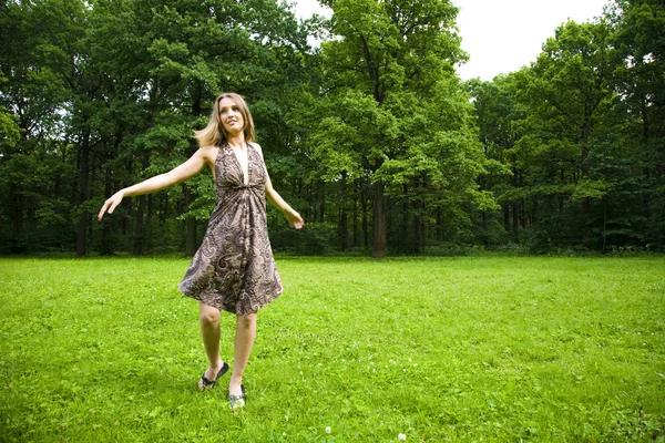 Dançar ao ar livre — Fotografia de Stock