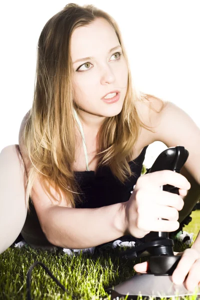 Jonge Model Vrouw Gaming Het Gras — Stockfoto