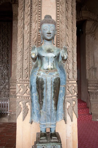 Standbeeld van Boedha. — Stockfoto