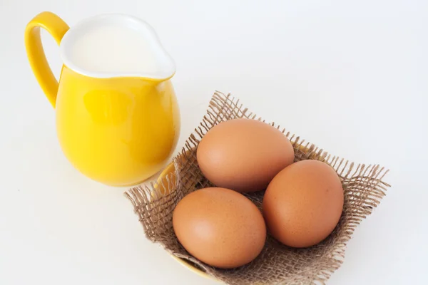 Brocca di latte e uova — Foto Stock