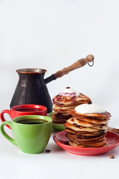薄烤饼和咖啡的早餐 — 图库照片