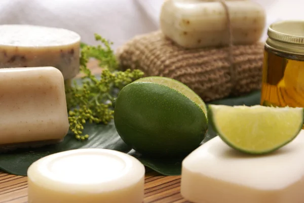 Beruhigende Und Erfrischende Haferflocken Limetten Wellness Produkte — Stockfoto