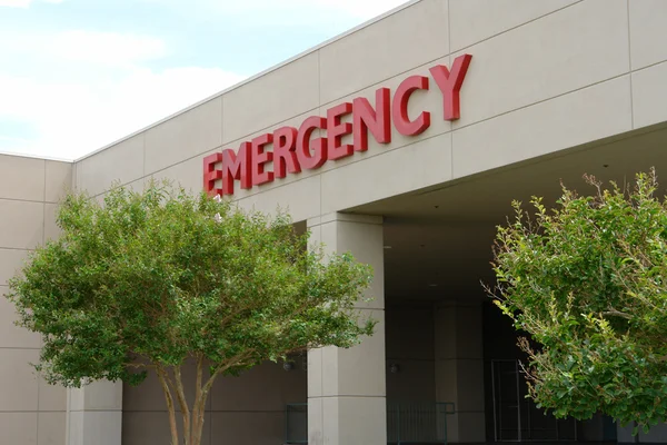 Vista Perto Sinal Entrada Emergência Hospital — Fotografia de Stock
