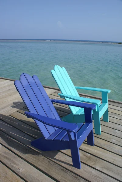 Renkli adirondack sandalyeler — Stok fotoğraf