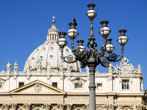 サンピエトロ大聖堂のローマ イタリアでのドーム — ストック写真