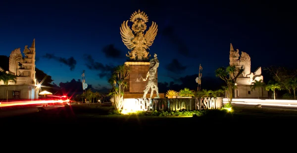 Eingang Des Neuen Pecatu Indah Resorts Bei Nacht — Stockfoto