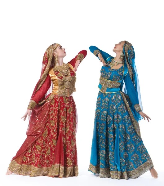 Duas Jovens Mulheres Beleza Dançam Trajes Indianos — Fotografia de Stock