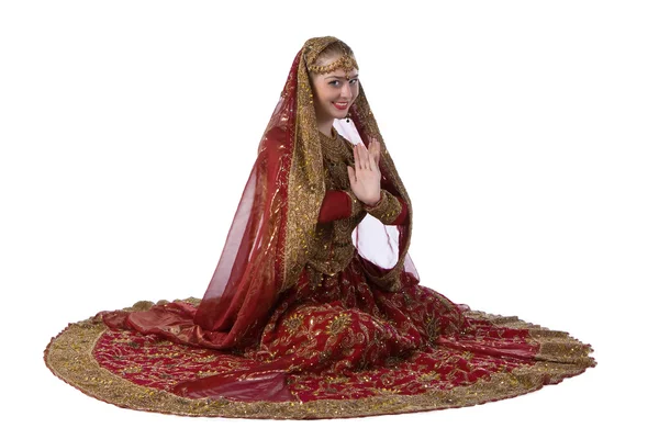 Skönhet vit kvinna i traditionell indisk dräkt — Stockfoto