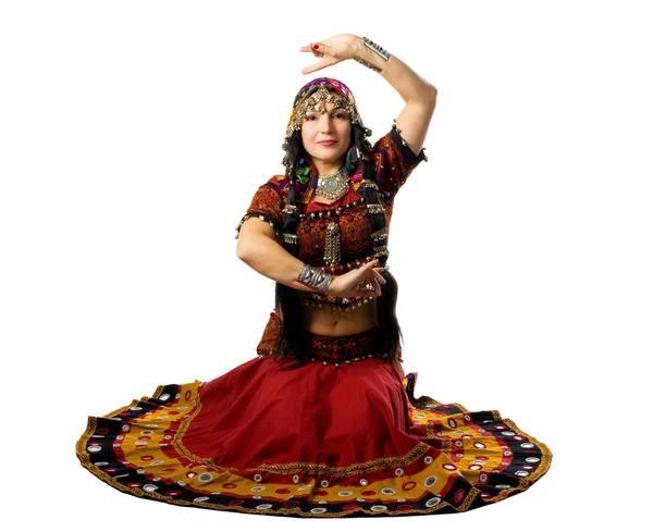 Γυναίκα, κάθονται με παραδοσιακή ινδική φορεσιά — Φωτογραφία Αρχείου
