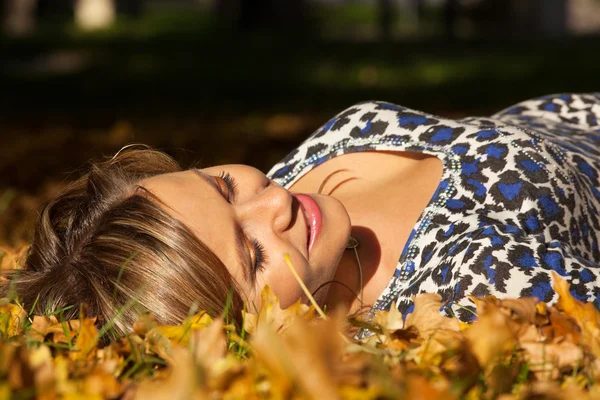 Woman Lay Ground Autumn Leaves — Stock Photo, Image