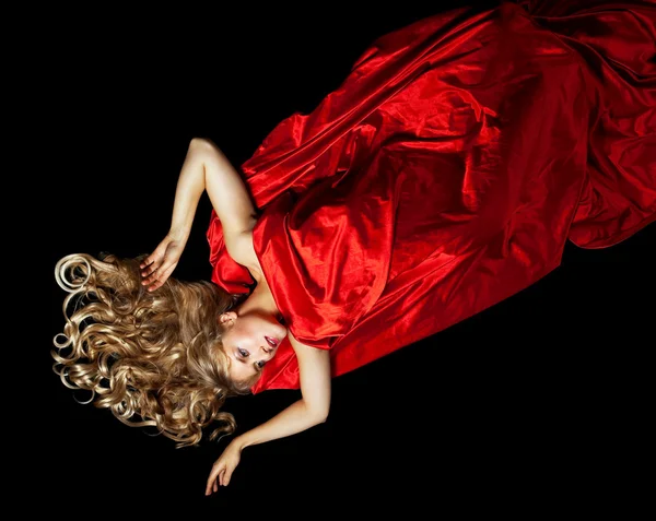 Femme Blonde Couchée Rouge Avec Des Cheveux Dorés — Photo