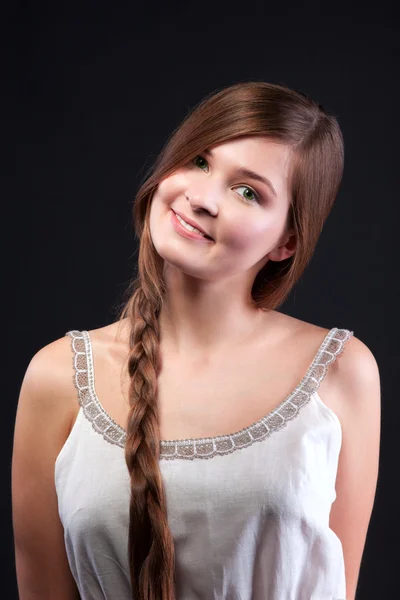 Νεαρή Γυναίκα Λινό Ύφασμα Δαντέλα Χαμόγελο — Φωτογραφία Αρχείου