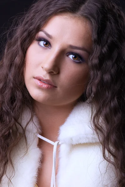 Young pretty girl close-up portrait in fur coat — Stock Photo, Image