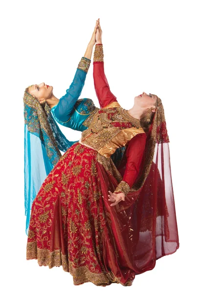 在印度传统服饰的年轻妇女舞蹈 — 图库照片