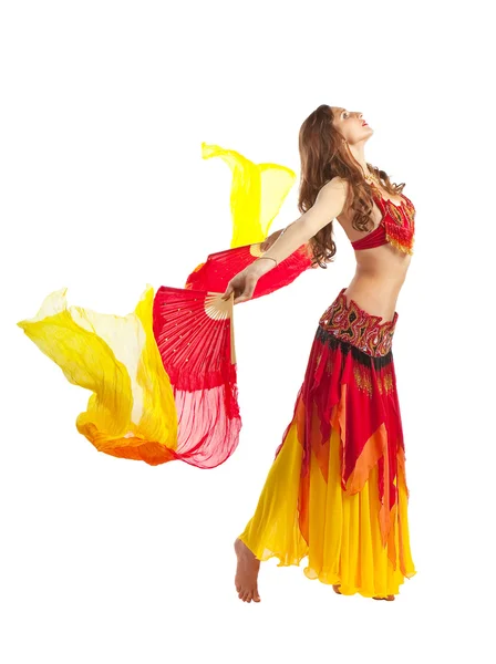 Beleza menina dança com fantail em traje oriental — Fotografia de Stock