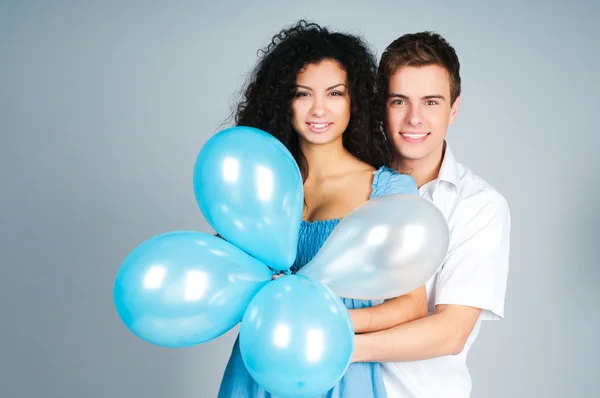 Belo Jovem Casal Com Balões — Fotografia de Stock