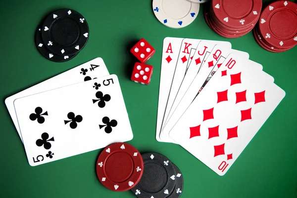 Spelkort och spelmarker — Stockfoto