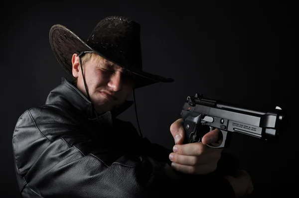 Homme Whith Pistolet Sur Fond Noir — Photo