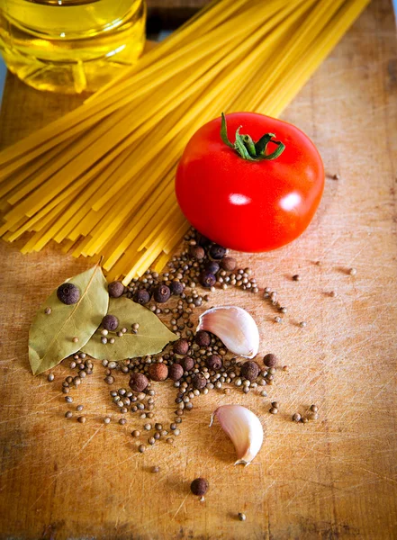 パスタと赤トマト — ストック写真
