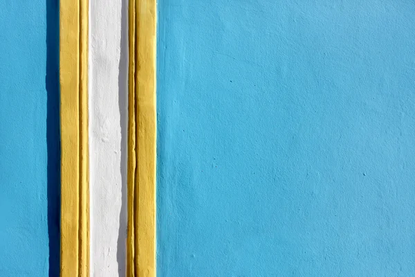 Пластинчатая Стена Цветными Полосками — стоковое фото