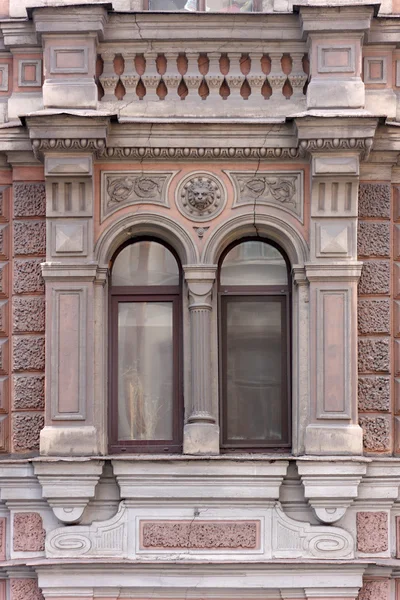 Windows Decorated Stylized Columns — Stock Photo, Image