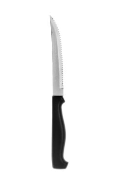 izole bir siyah plastik saplı beyaz bir arka plan üzerinde keskin bir biftek bıçağı.