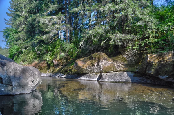 Скалистая Река Водами Настолько Спокойными Почти Озеро Снято Орегоне Hdr — стоковое фото