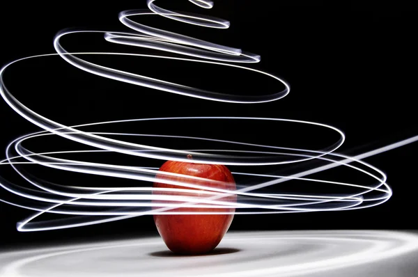 Apfel mit Langzeitbelichtung Lichtmalerei — Stockfoto