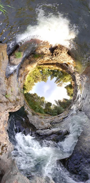 野生の川の管 — ストック写真