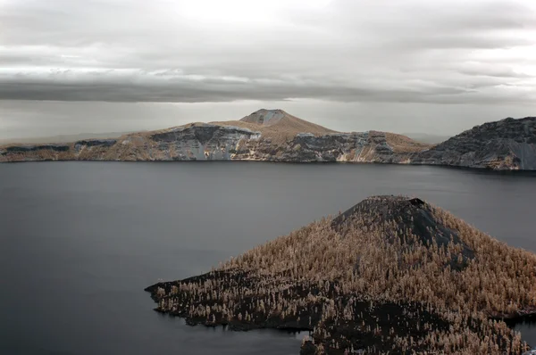 Danau Crater Oregon Mount Wizzard Ada Tengah Danau Versi Inframerah — Stok Foto