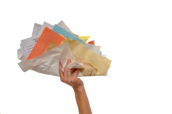 Main tenant une énorme liasse de papier — Photo