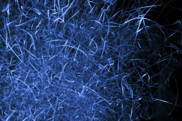 蓝色发光灯创建独特的发光蓝色纹理的黑线条中的长时间曝光 — 图库照片