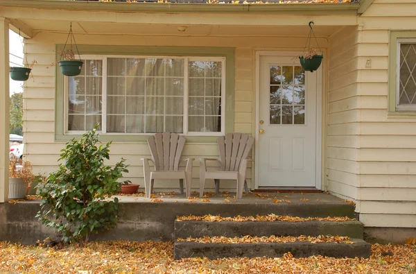 Front Porch October Leafs Everywhere — Stock Photo, Image