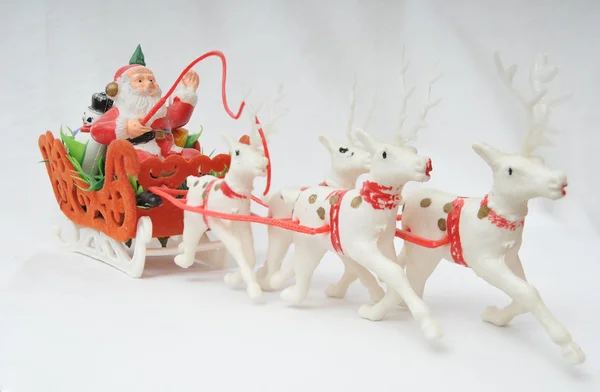 圣诞老人驾着雪橇送礼物 — 图库照片