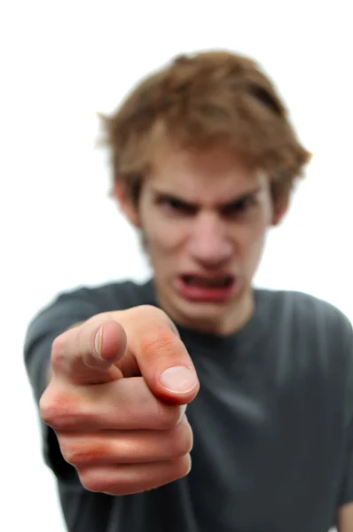 Wütender Junger Mann Zeigt Wütend Mit Dem Finger Die Kamera — Stockfoto