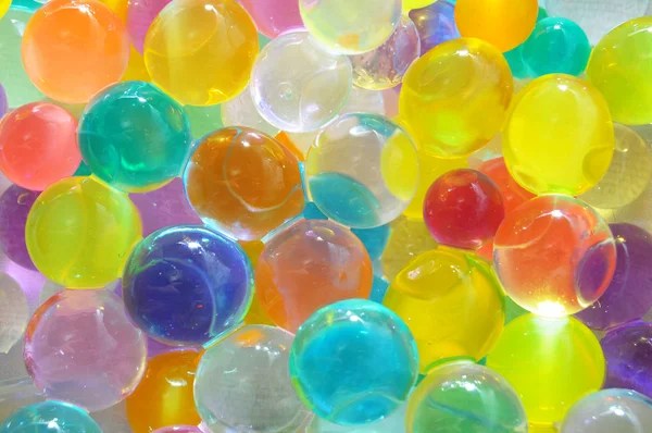 多彩湿的明胶水泡沫堆积在另一个圆 — 图库照片