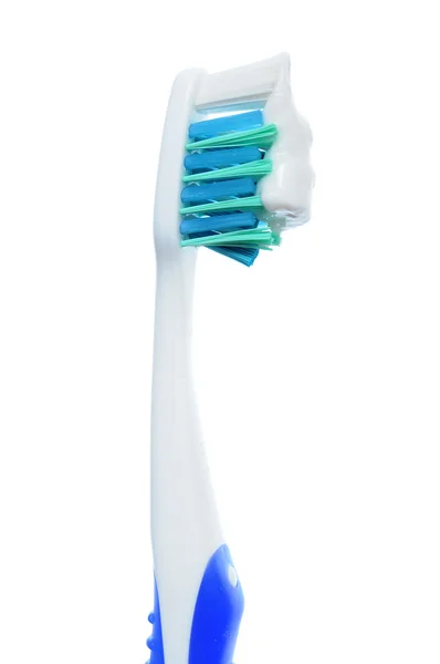 Blauwe Tandenborstel Met Verse Nieuwe Tandpasta Borstels Geïsoleerd Witte Achtergrond — Stockfoto