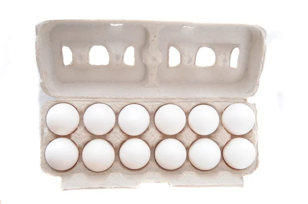 Dutzende Eier Eierkartion Isoliert Auf Weiß — Stockfoto