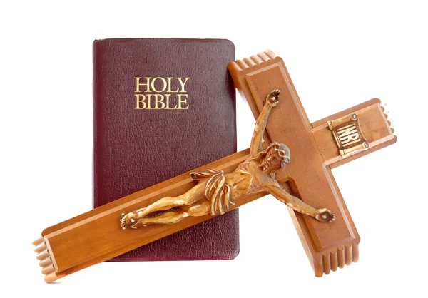 Heliga bibile med krucifix — Stockfoto