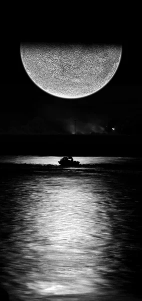 Σκάφος υπό το σεληνόφως — Φωτογραφία Αρχείου