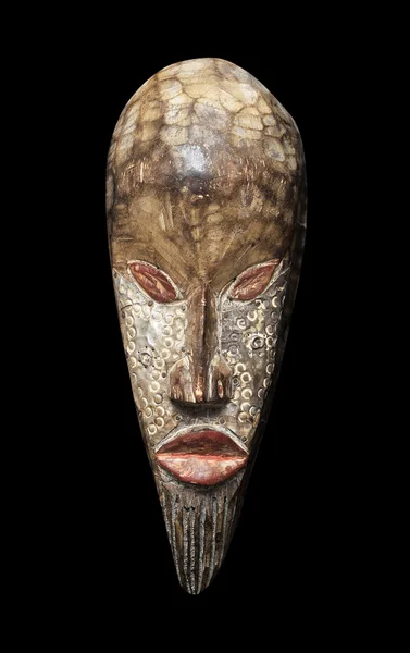 Holz Geschnitzte Voodoo Tiki Maske Isoliert Auf Pechschwarzem Hintergrund — Stockfoto